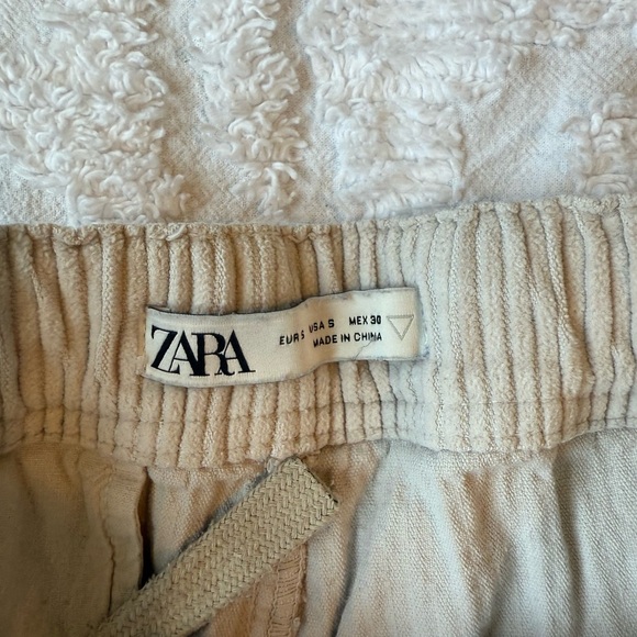 Zara woman’s Cream colored cropped courdoroy Size S with drawstring. - Picture 3 of 8